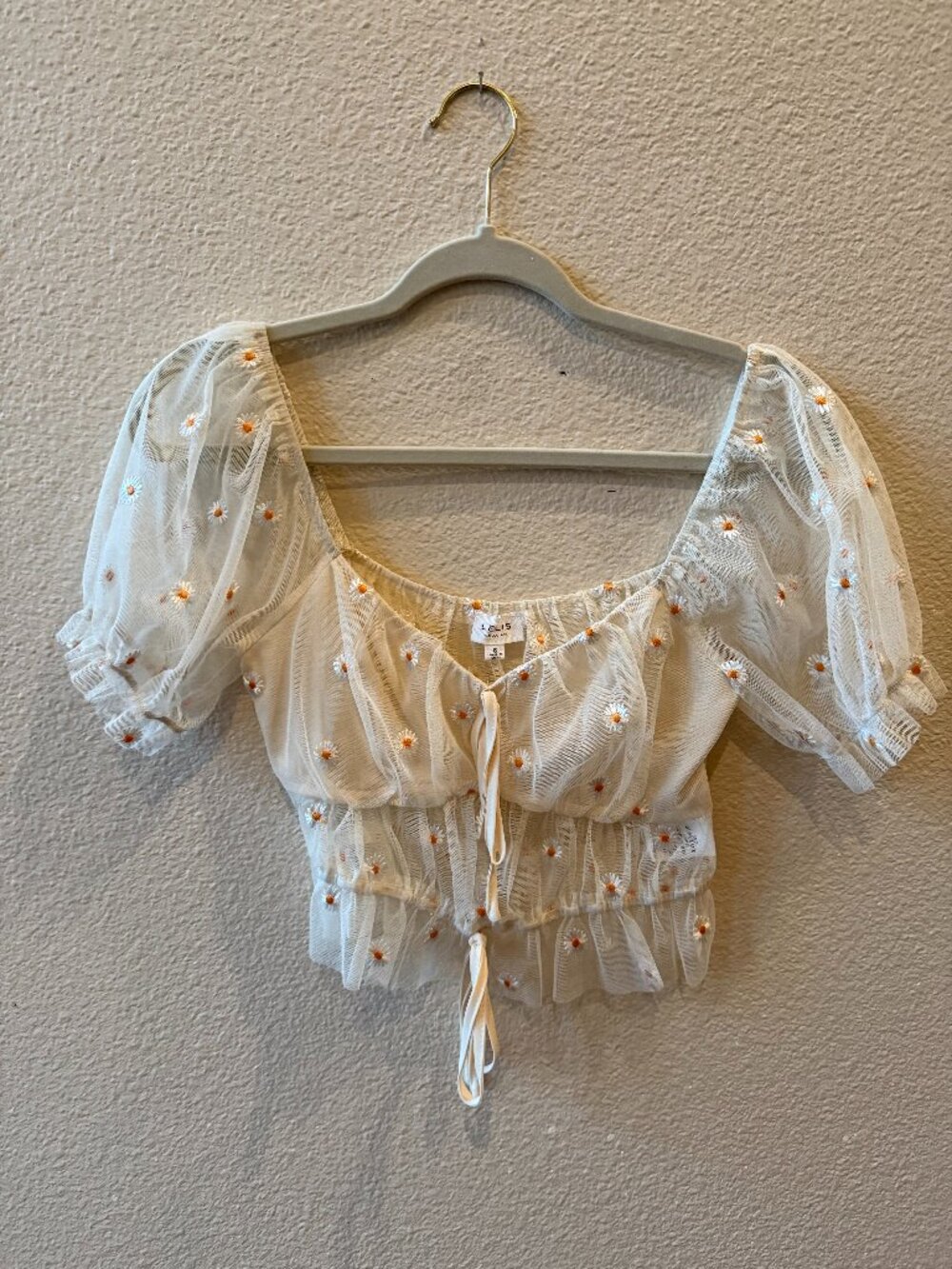 Le Lis Daisy Floral Embroidered Mesh Puff Sleeve Crop Top Small